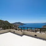 Mira Kalkan -close To Center- Villa *