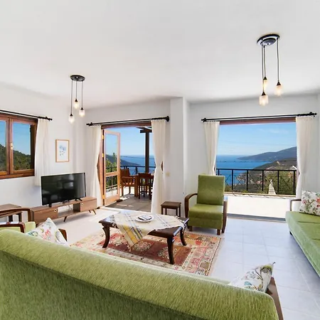 Mira Kalkan -close To Center- Kas