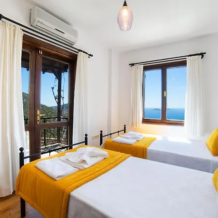 Mira Kalkan -close To Center- *