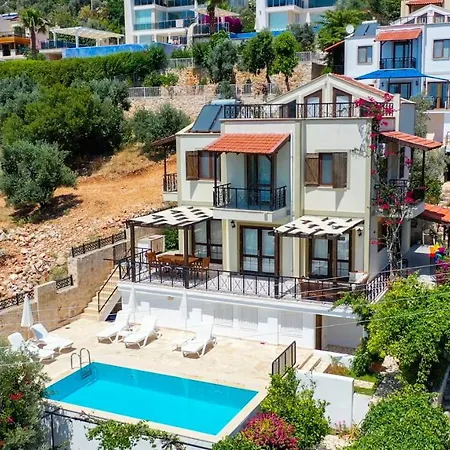 Mira Kalkan -close To Center- Villa