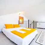 Mira Kalkan -close To Center- *